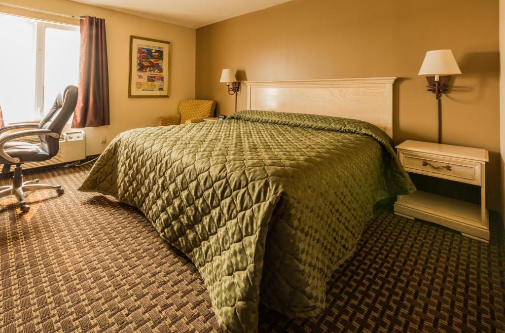 Elora Hotel | The Village Inn