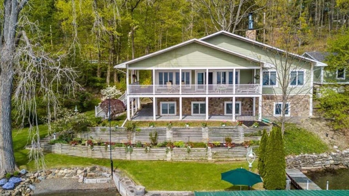 Pulteney House | The village of Keuka