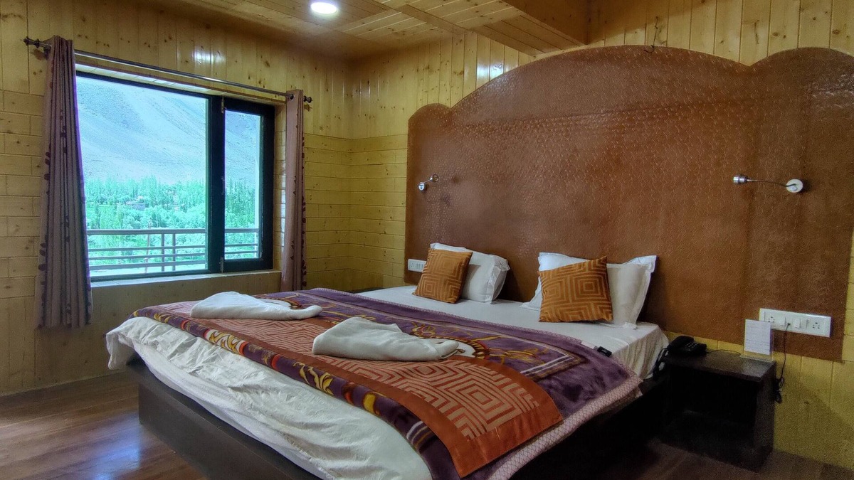 Kargil Hotel | The VILLAGE RESORT ASHUNA