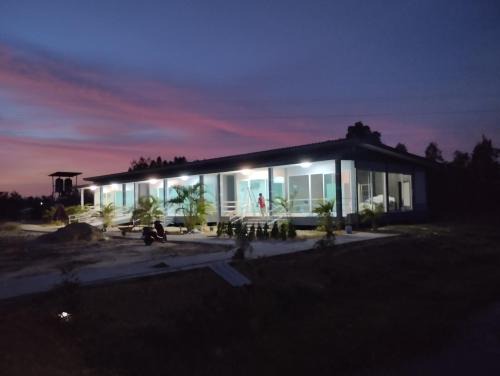 Prakhon Chai Hotel | The Village