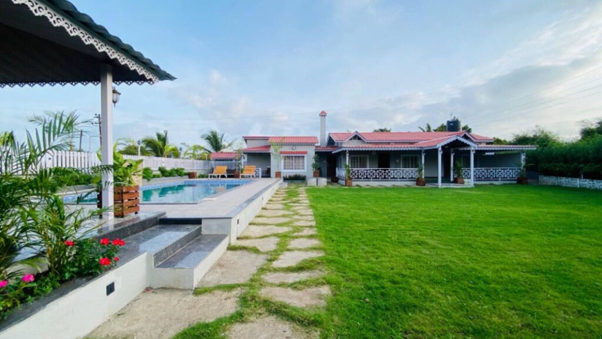 Anjaneri Villa | The Vine Villa, Nashik by Ebony Stays | Private Pool Stay with Vineyard Views