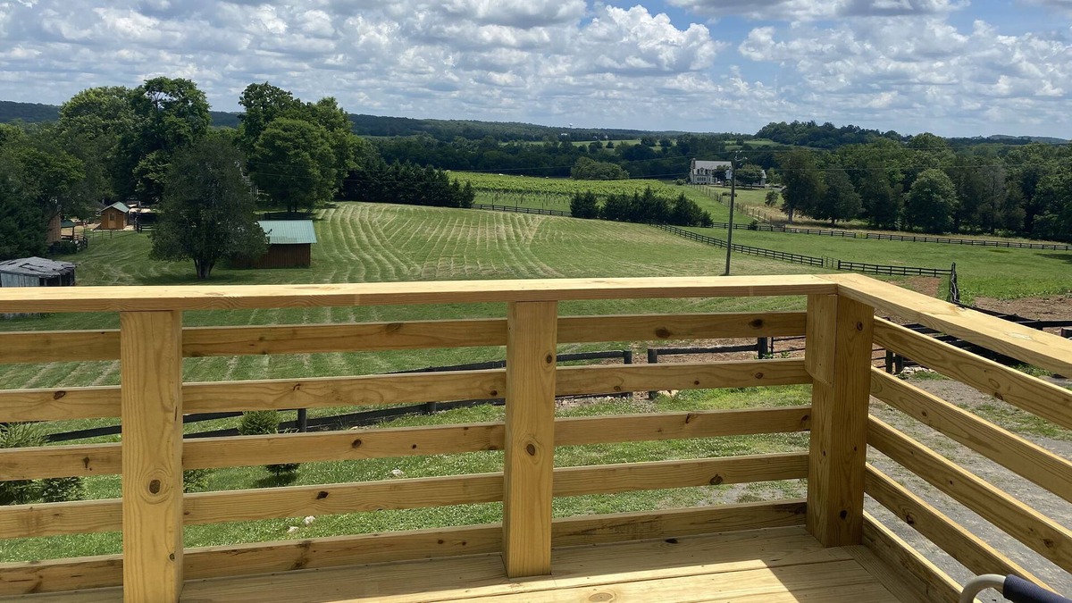 Aldie House | The Vineyard View @M&M Farm