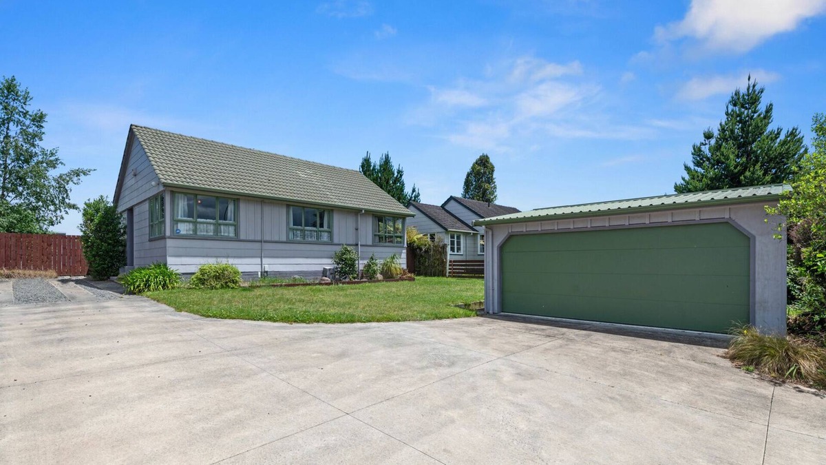 Rotorua House | The Violet Villa - Rotorua Holiday Home