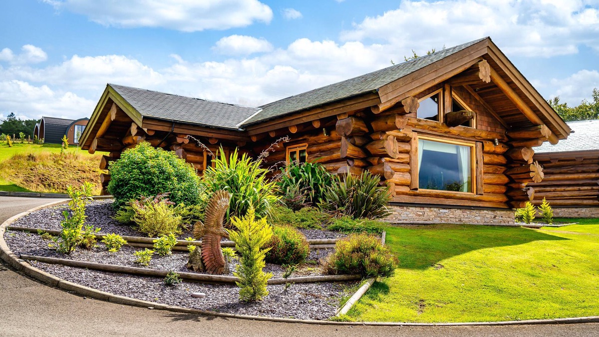 Bathgate Ski Chalet | The Vu Log Cabins
