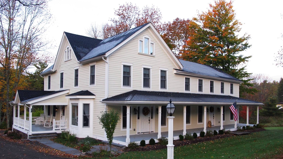 Ellenville House | The Wagar Suite is one of the two units in The Wagar Farm 1800's farmhouse. It is situated on 6 acres and overlooks the Beerkill stream. The Wagar Suite has the feel of an old farmhouse with all the modern conveniences including a whirlpool tub.