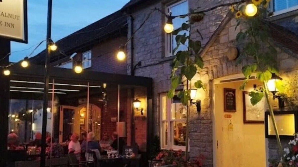 Mere Hotel | The Walnut Tree Inn