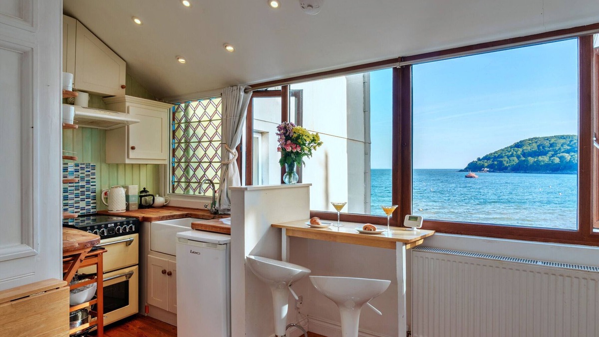 Kingsand Ski Chalet | The Wash House