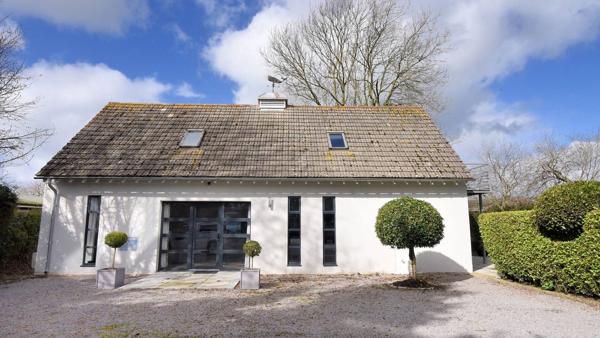 Seaton House | THE WATER TOWER STUDIO, pet friendly, with a garden in Seaton, Devon