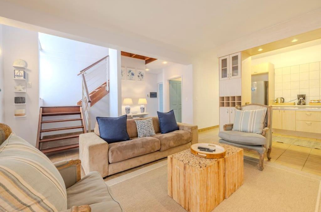 Vineta House | The Waterfront Cottage F3