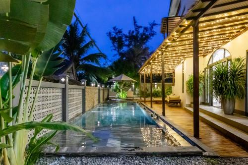 Cam An Hotel | The Watermark Beachside Hotel