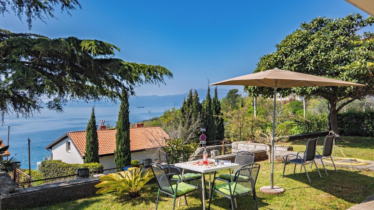 Zurkovo Apartment | The Wave - Apt with Seaview and Garden, Kostrena, Croatia