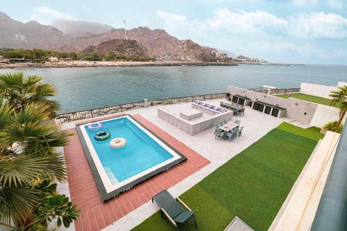 Sharm Villa | The Wave Villa - Al Dana Island Fujairah