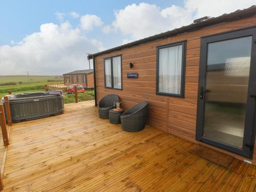 Hasguard Cross House | The Waves