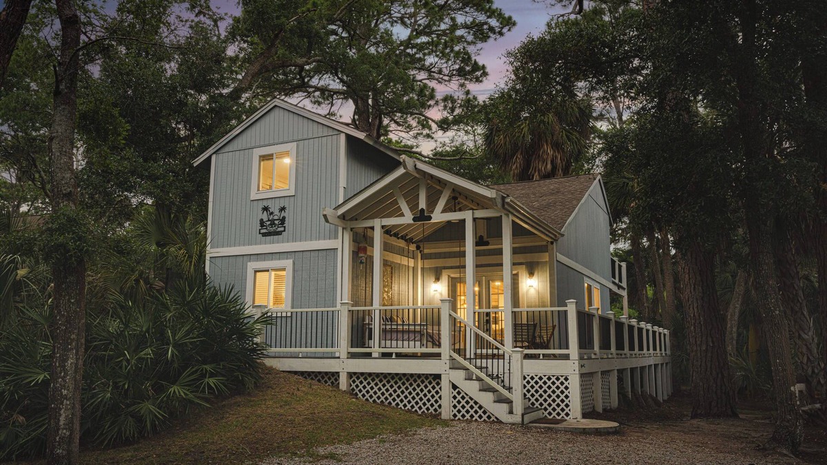 Blue Heron Lake House | The Webber · Boho Beach House w Private Patio and Golf Cart