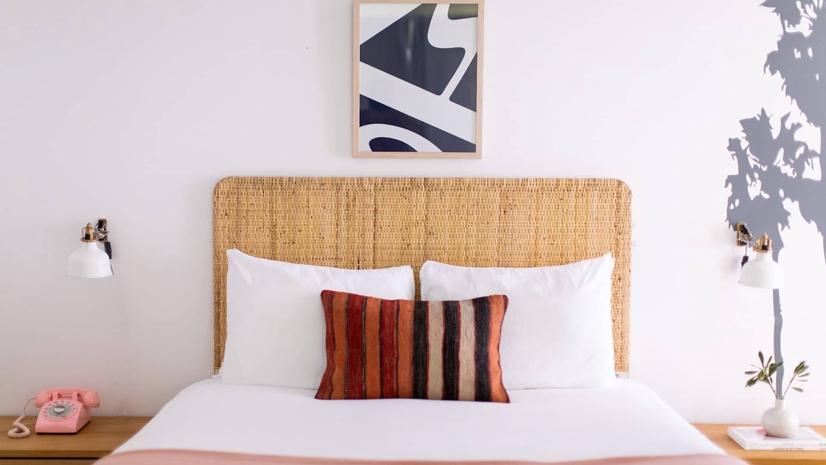 Tahquitz River Estates Hotel | The Wesley Studio 5 by AvantStay | Mid-Century Modern Queen Studio