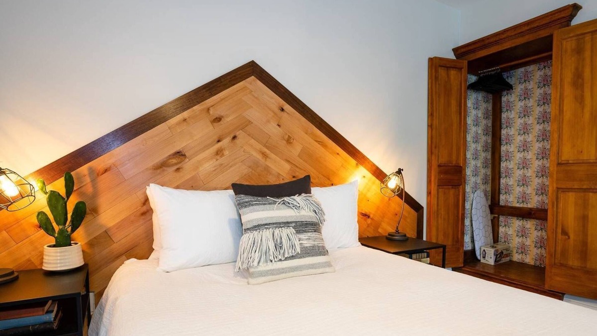 Five Points Apartment | The Western Allure Su