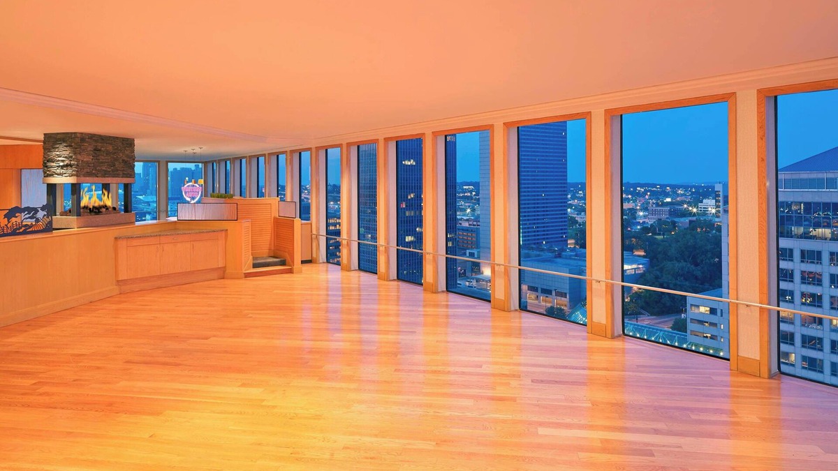 Crown Center District Hotel | The Westin Kansas City at Crown Center