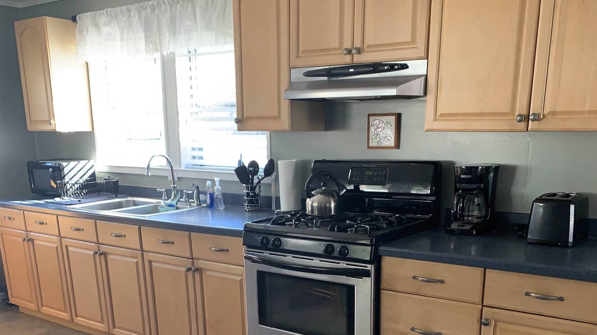 Dauphin Island Cottage | The Whale House - Elegant Charm in Dauphin Island Village