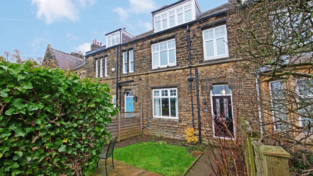Ilkley Cottage | The Wheatley - a house that sleeps 8 guests in 4 bedrooms