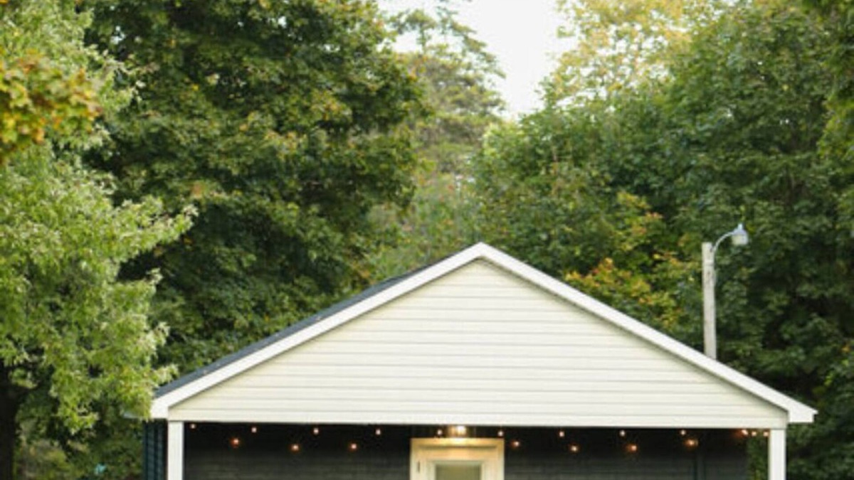 Milroy Cabin | The Whispering Pines - Hartman Center