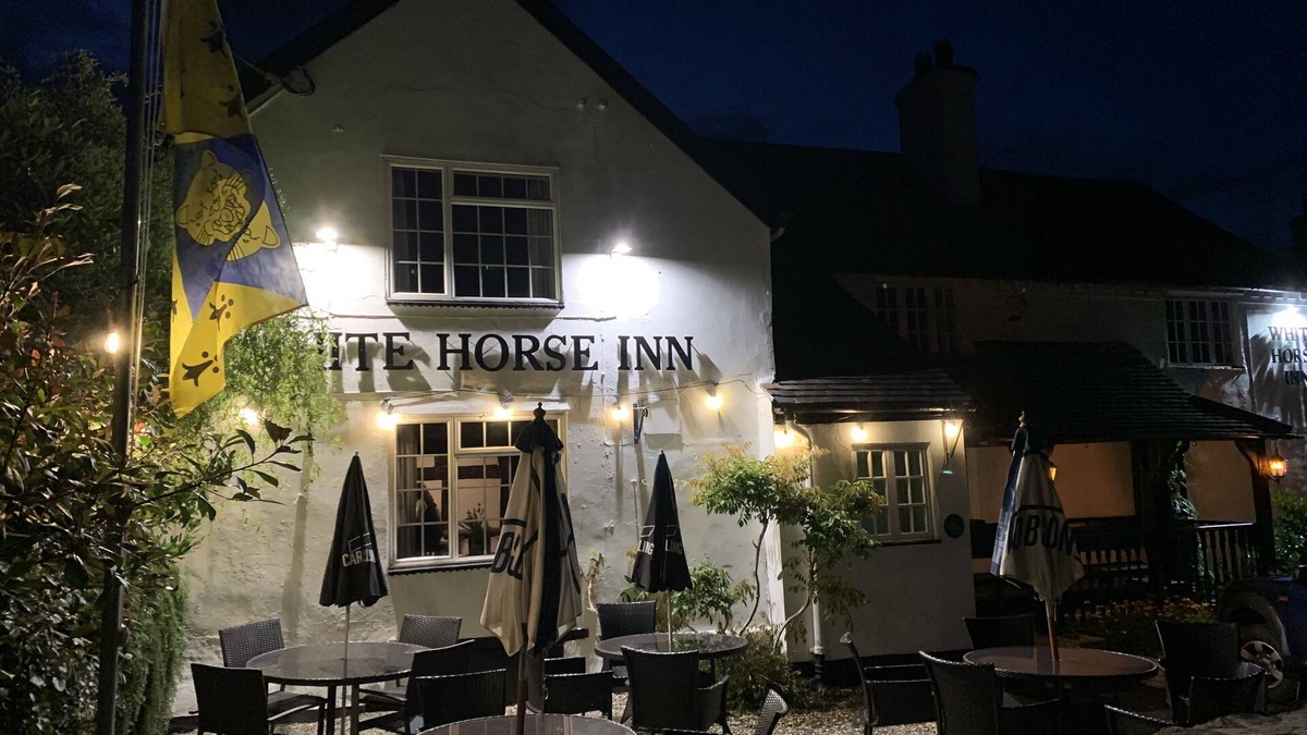Pulverbatch Bed & Breakfast | The White Horse Inn