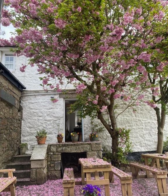 Zennor Hotel | The White House at The Tinners Arms