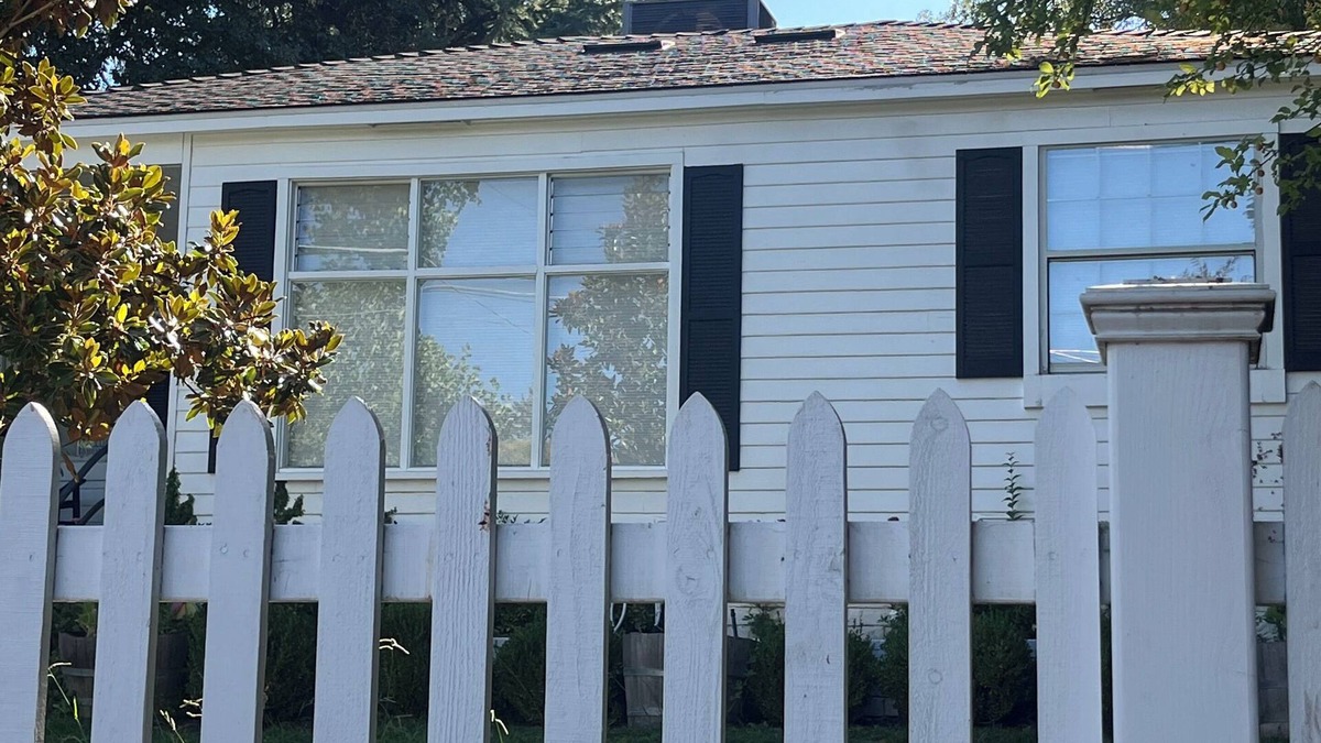 Auburn House | The White House - historic Auburn bungalow near downtown - 30 plus day rental
