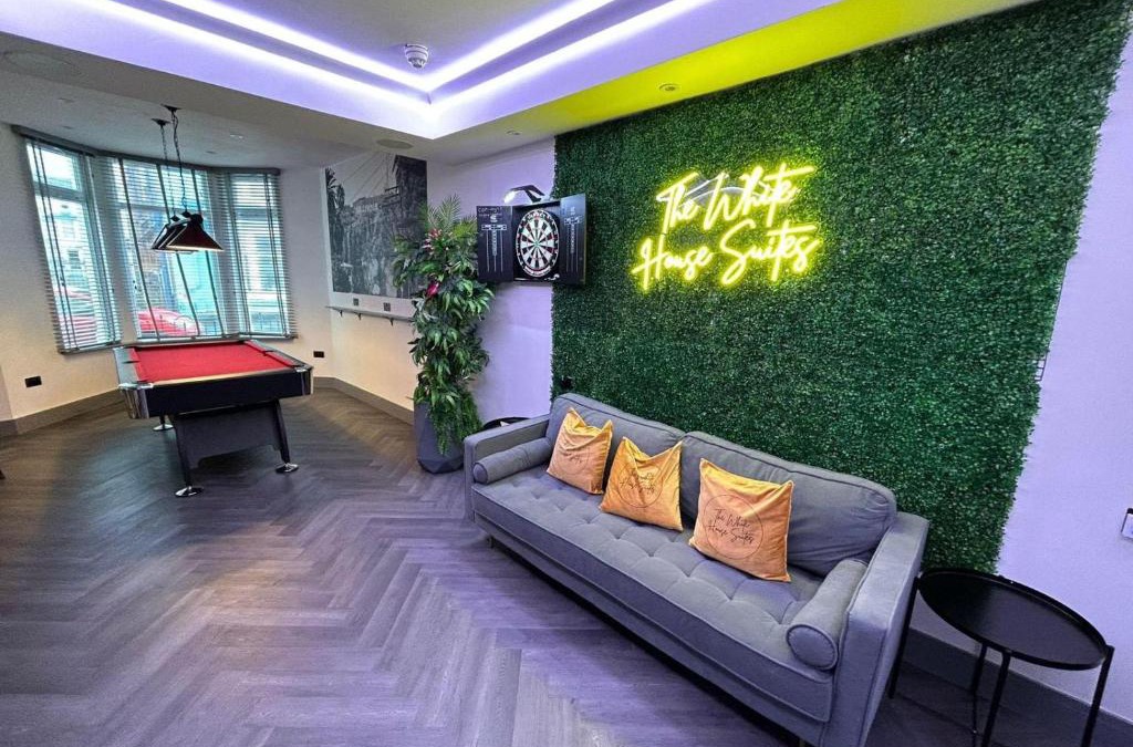 Blackpool Town Center House | The White House New York Suites