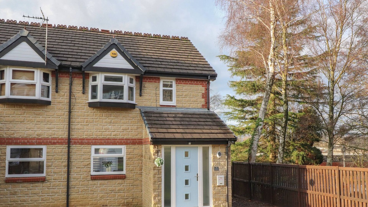 Clitheroe House | THE WHITE HOUSE, romantic, luxury holiday cottage in Clitheroe
