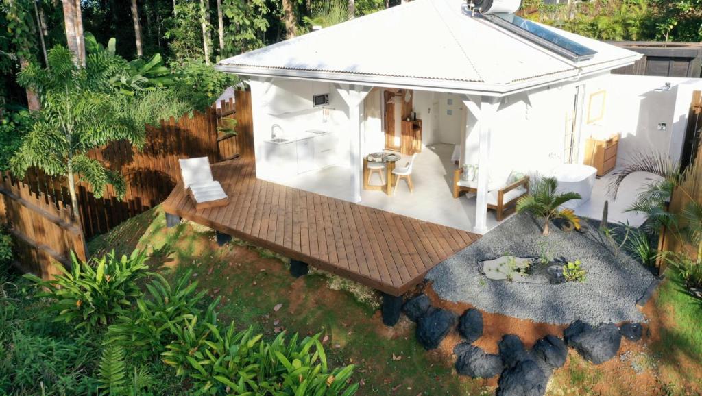 Sainte-Rose House | The White Palm - Tropical Bungalow