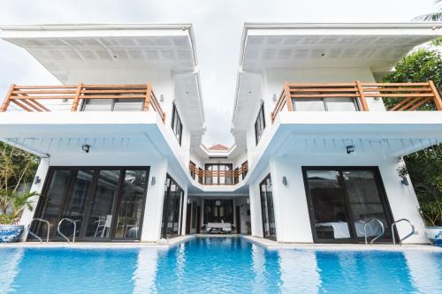 Libaong Villa | The Whitehouse by the Sea