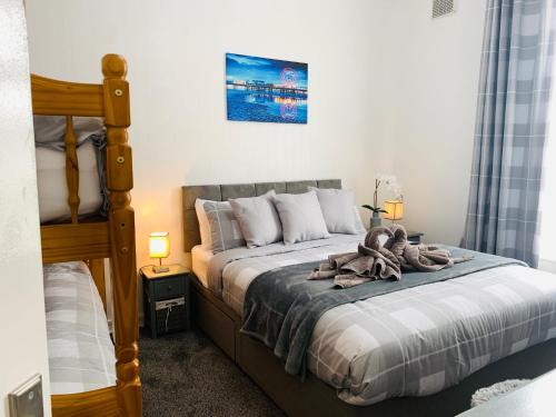 South Shore Apartment | The Whitehouse