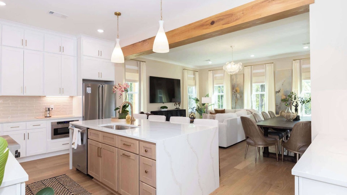 Oxford House | The Wild Magnolia by Apex Short Term Stays