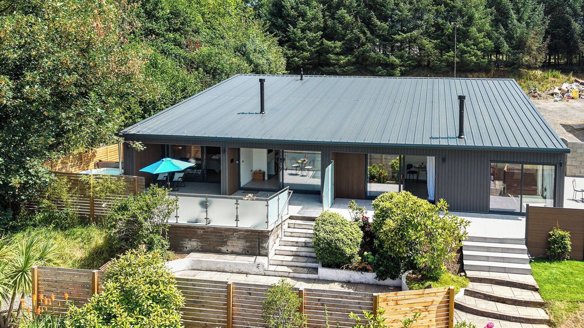 Abergavenny Villa | The Willow - Luxury Hideaway