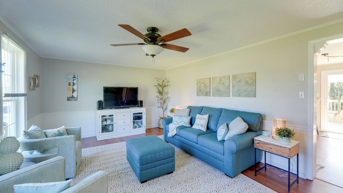 Harkers Island House | 'The Willowberry House' with Deck & Grill!