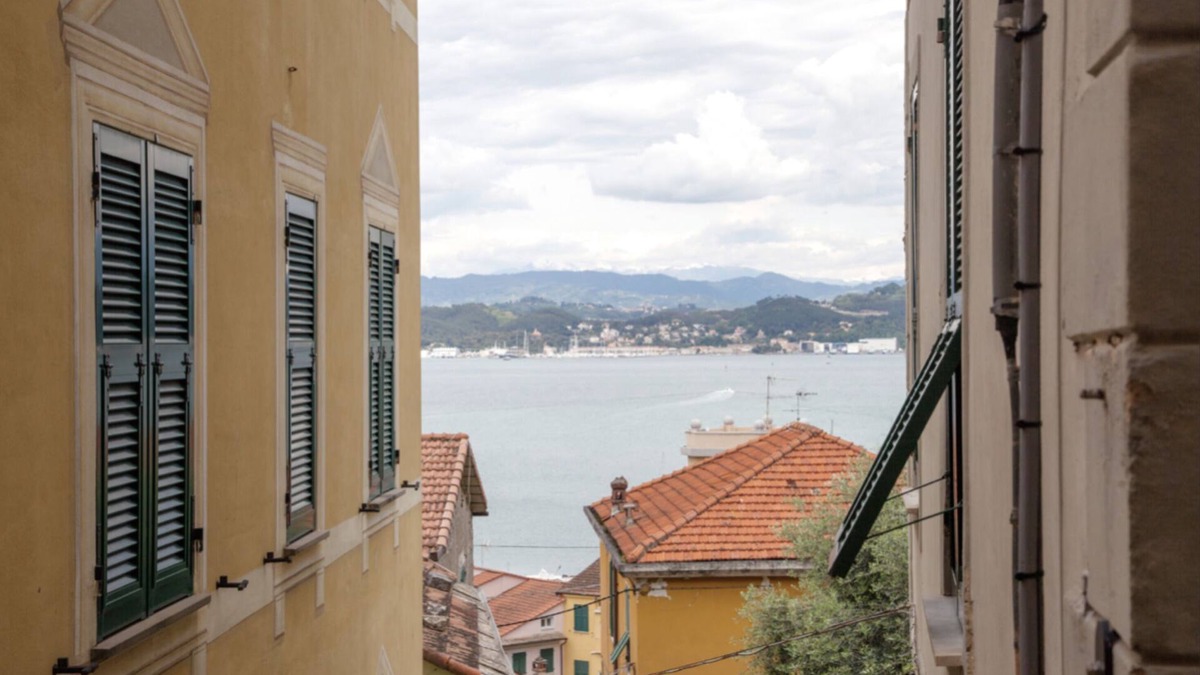 Cadimare House | The window on the sea