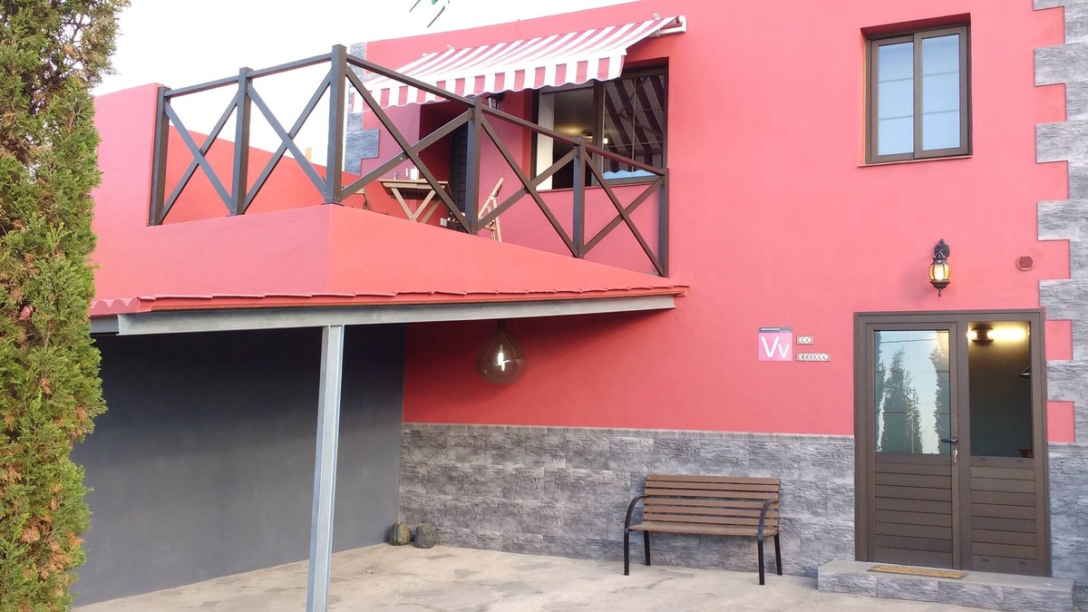 Los Llanillos House | The winery Tranquility, rest, good weather and beautiful sea views.
