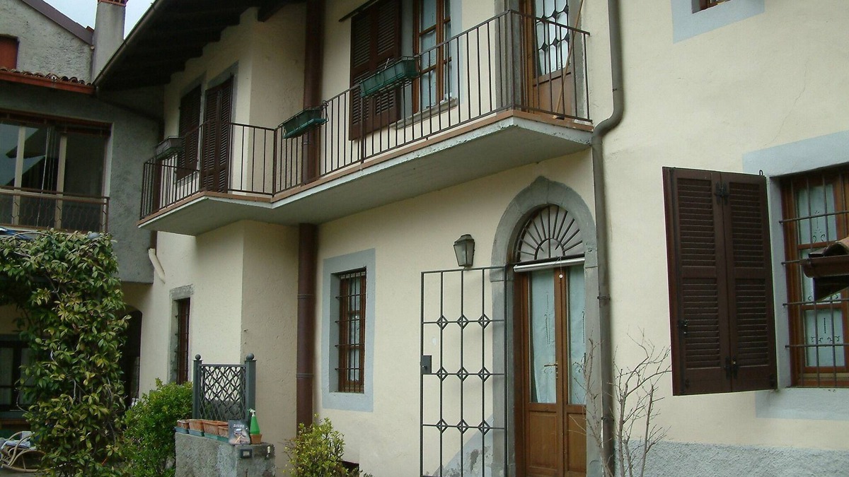 Solto Collina House | The wing of an old convent from the 1500s above Lake Iseo