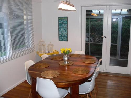 Silverleaves House | The Woodland Cottage at Silverleaves Beach