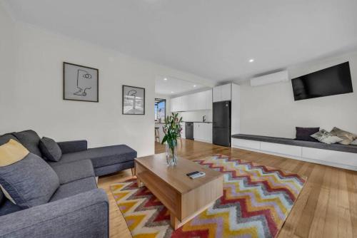 Merimbula House | The Woodpecker