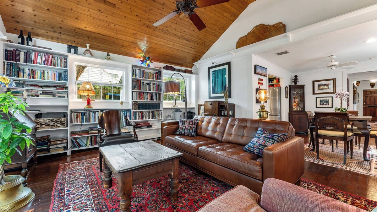 Key West Historic District House | THE WRITER'S COTTAGE ~ Renovated 2 BR/2 Ba Home w/Parking!