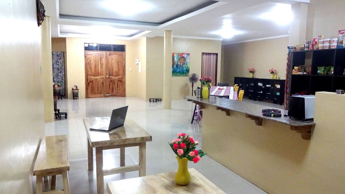 Tagbilaran House | The Yellow House