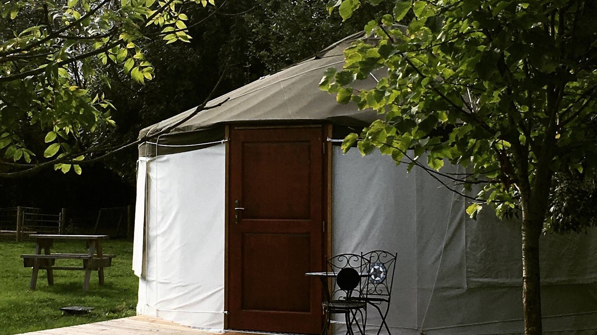 East Huntspill Ski Chalet | The Yurt - A modernised yurt with four poster bed and bathroom