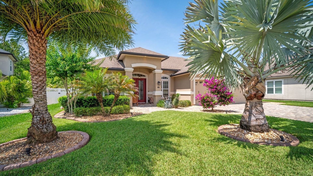 St. Johns House | The Zen Flamingo – Elegant Private Oasis with Pool, and Outdoor Kitchen