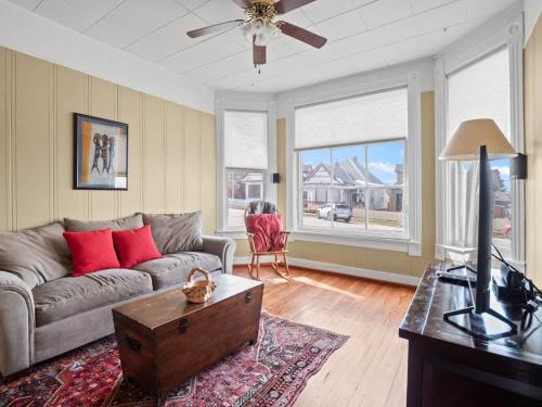 Leadville North House | The Zinnia Victorian Charm with Mountain Views