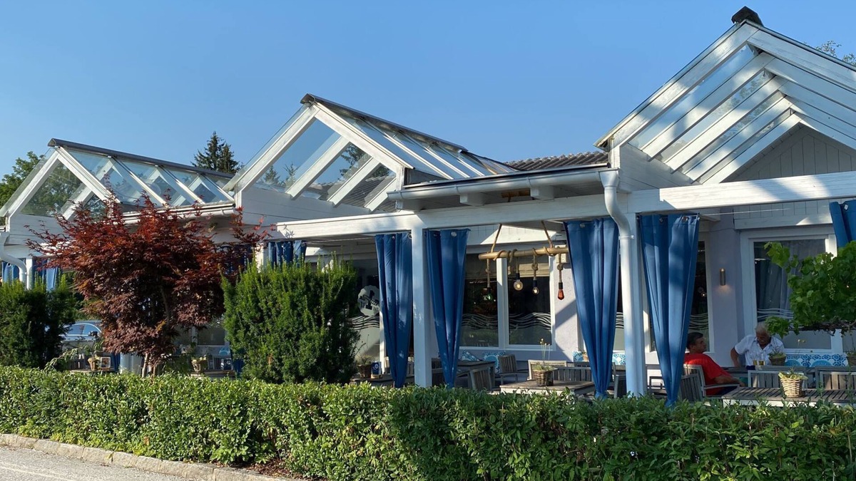 Karnburg Condo | The1st Guesthouse "Lake View Guest Rooms"