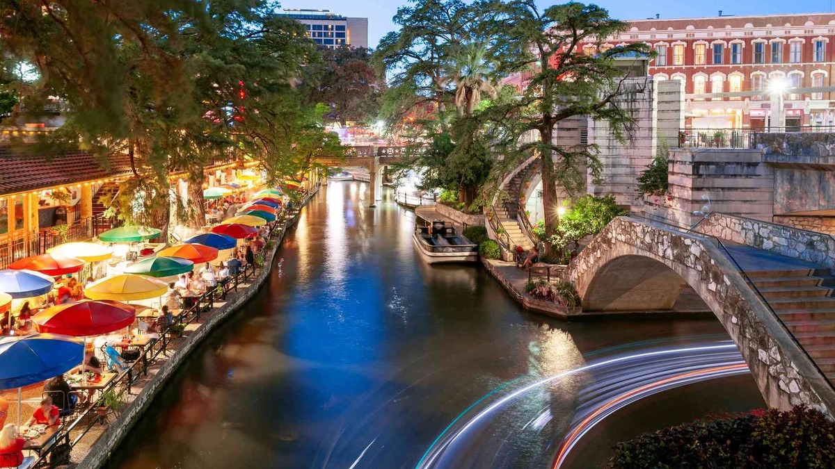 Near East Side House | TheEastsider-Frost Bank Center/Convention Center/Alamodome/Riverwalk