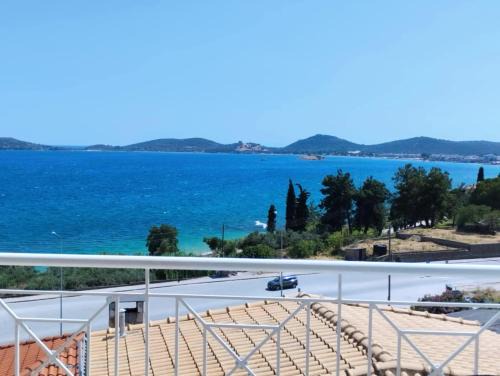 Nea Peramos Apartment | Theo Luxury Apartment