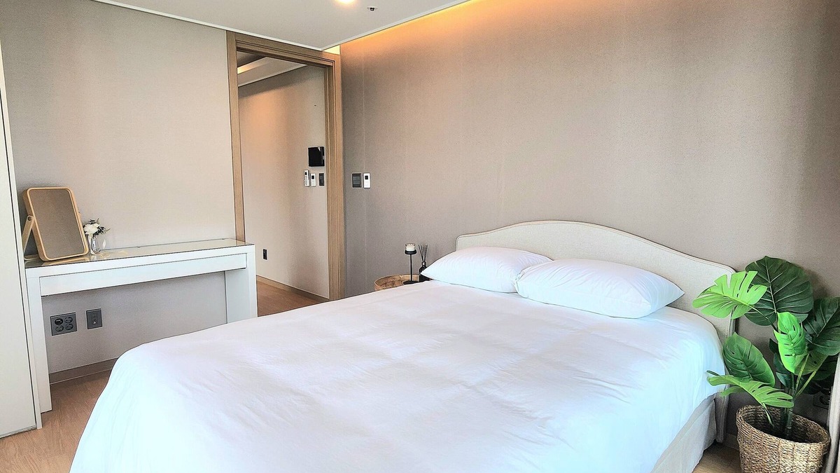 Haeundae Hotel | [theplace34]해운대역 & 해수욕장 도보 3분거리! 안락하고 럭셔리한 호텔