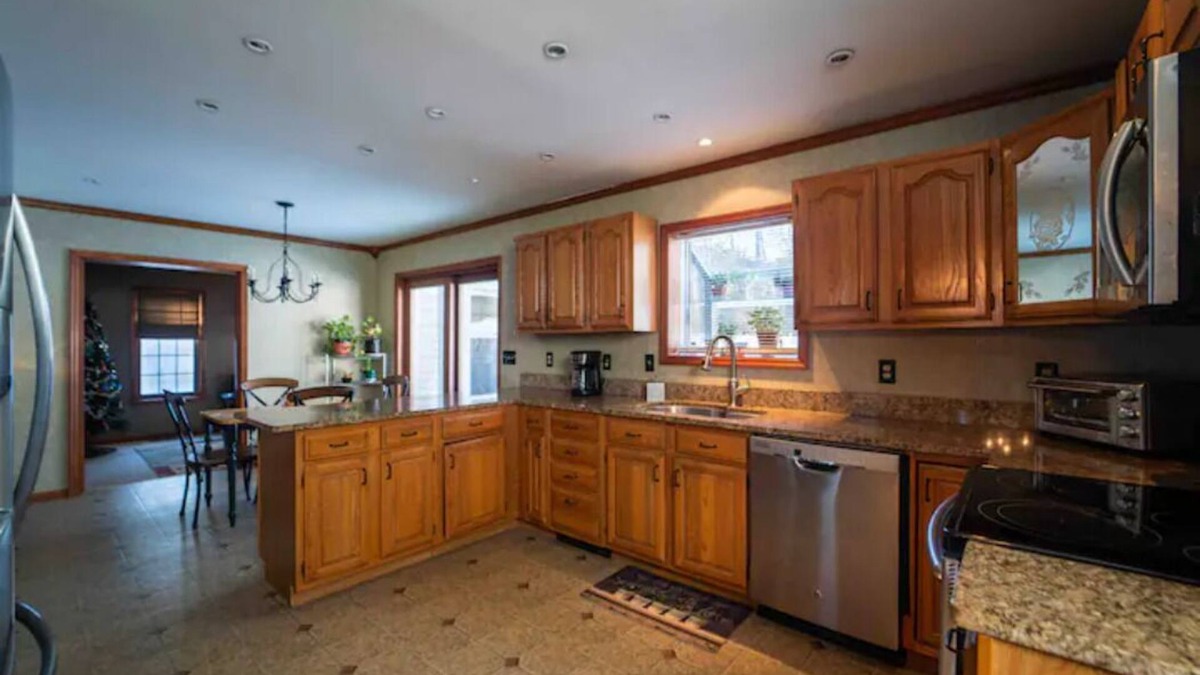 Queensbury House | There’s no place like HOME in Queensbury, NY